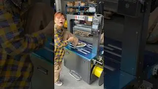 Best strapping machine with new technology #packagingtools #factory #strappingtool #strappingmachine