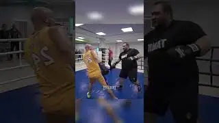 😲 Большая Папа НЕ ЧУВСТВУЕТ удары БОКСЕРА #shorts #mma #boxing