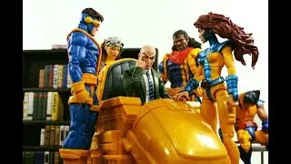 Hasbro Marvel Legends Ultimate Riders Professor X & Hover Chair vs Toybiz Professor X Overview