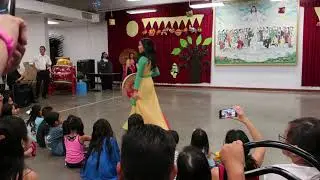 Fashion Show- Ao Tu Than