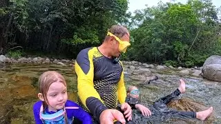 Snorkelling in Mossman River | Far North Queensland 