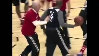 Gregg Popovich plays defense on Kobe Bryant