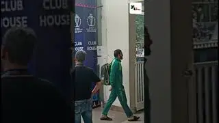 Pak team being cheered by fans as they arrive at Eden Gardens for practice l CWC2023