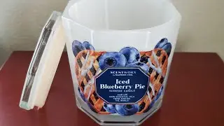 ScentWorx by Slatkin & Co. Iced Blueberry Pie Candle Review