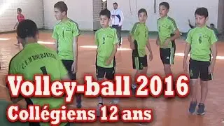 Match de volley-ball entre coll&eacute;giens de 12 ans. (Petit r&eacute;sum&eacute; 2016)