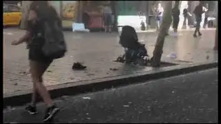 V&iacute;deoaficionado recoge primeros momentos en Las Ramblas tras el atentado