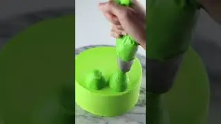 Turning a Boring Walmart Cake into a Cute Frog Cake 🐸 🎂