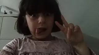 quella compagna di classe che nn ti fa copiare nella verifica!!! video simili???