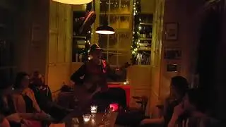 Heel de wereld kerststal. Bart en/of Cornelis.