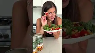 BLT Mason Jar Salad 🥓