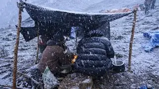 Inside Dolpa&rsquo;s Coldest Region|A Family&rsquo;s RealExperience Living in Nature|Snowy Shelter Campside Cave