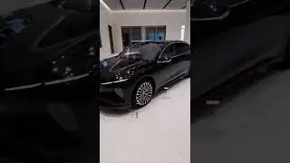 Black shiny NIO ET7