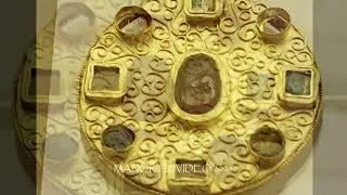 Fibule auree dalla necropoli longobarda di Castel Trosino   Lombard fibulae with ancient roman gems