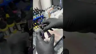 Golden Demon Painting the Reaver Titan!