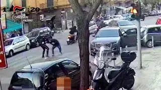 Palermo, il carabiniere sventa in diretta la rapina al supermercato