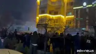 Nuove proteste in Iran, manifestanti per le strade di Teheran