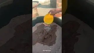 ASMR texture mixing🤤🔊🤌🏻 #asmr #oddlysatisfying #satisfying #reddirt #reddirtasmr #relaxationsounds