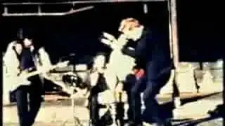 WHITE HASSLE - She's Dead