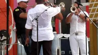 Salsa on Saint Clair - Carlos Cruz & The Horns Have Fun!