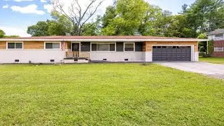 1202 Shallowford Rd, Chattanooga, TN Presented by Lori Montieth.