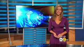 Lisa Sigell 2011/10/18 CBS2 5PM HD, KCAL9 8PM; Tight purple dress