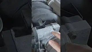 Throttle body on a VZ commodore #holdencommodore #holdencars #holdenvz #holdenv8 #holden