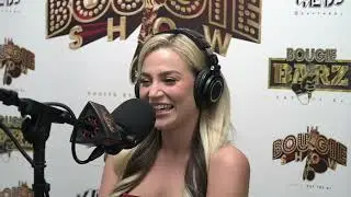 Blake Blossom - Talent Pushing His Foot🦶Inside Her Vagina? Scary 😨 Moment Performing With Older Man?