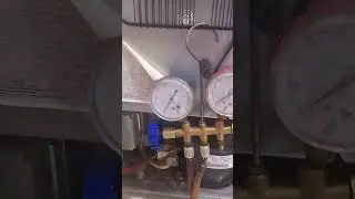 Condensador externo em geladeira Electrolux