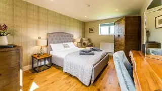 Bunny Hill Farm Cottages - King Room - Goldfinch