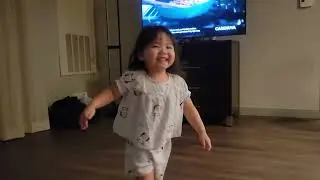 Olivia đi Orlando chơi với &ocirc;ng b&agrave;
