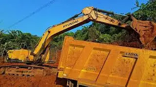 Excavator machine se mitti loading zabarjast seen 