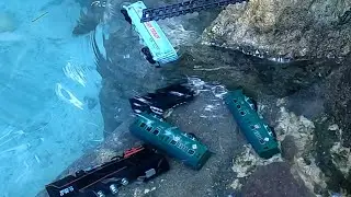 Rail King Train Sets - Train Derails And Plunges Into Sea!