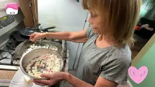 Abulea making Her Famous Rice Crispy Cake 🍰