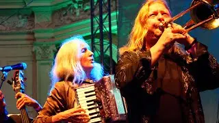 17 HIPPIES // LIVE 2022 ✦ 2023