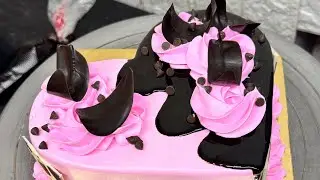 Heart shape, chocolate cake \ black, and pink heart shape design #Viral 