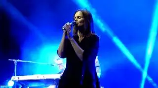 Belinda Carlisle - A woman and a man - IndigO2, Greenwich - 17-05-2014