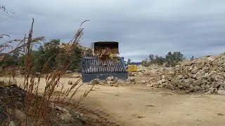 BLUELINE Rock Grizzly in Prescott, AZ first Bucket This is a 4-5YD 12/4 Shift Deck Beast!