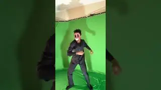 Here&rsquo;s the green screen 🤙🏾💙