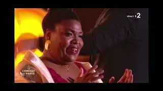 Marie-Laure Garnier chante Summertime sur la scène du concert de Paris au pied de la Tour Eiffel