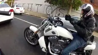 V-Rod Muscle, do Escape na Cidade, no tr&acirc;nsito de SP vista por outro &acirc;ngulo - Mirage 250