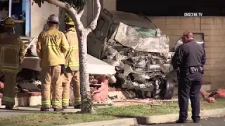 Oxnard Vehicle Crashes Into House