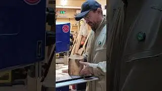 Безопасность при работе на ленточной пиле #столярка #woodworking