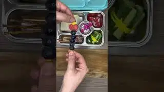 ❤️A quick love theme today❤️ enjoy it! Today&rsquo;s lunchbox contains|| a love letter,cucumber,blueberry