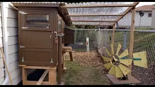 How to build a Chicken Coop,  SIMPLE Chicken powered automatic door, NO ELECTRIC, safe, Save ENERGY