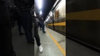 Blaze Entry of Delhi Metro at Green Park Metro Station #delhimetro #metro #Greenpark