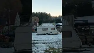 Зима мороз .Кто-то живёт в прицепе #зима#olinacz #czechrepublic #чехия #хутор #хуторянка #camping