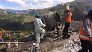 Concretado de Torres en Linea de Transmision