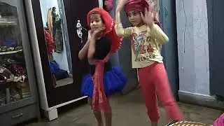Avantika and Paavni dancing on the nagpuri hit, 'Cycle se aya Gori'