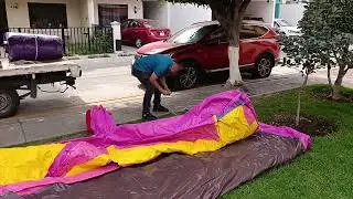 Cómo se instala un brincolín de Mimi, cómo desdoblar un brinca brinca, juego inflable 