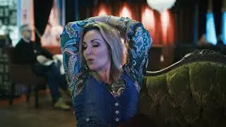 House of Hawk featuring Annica Svensson - V&auml;nd Dig Inte Om (Officiell Video)
